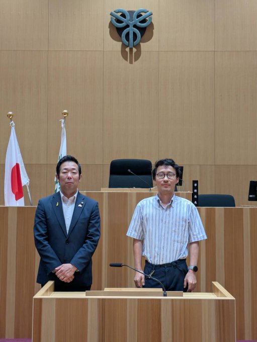 草加市議会議場での行政視察